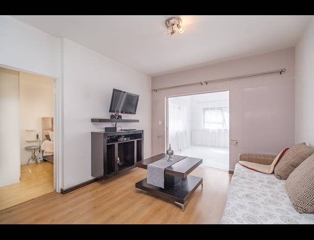 2 BEDROOM APARTMENT FOR SALE IN BLACKHEATH